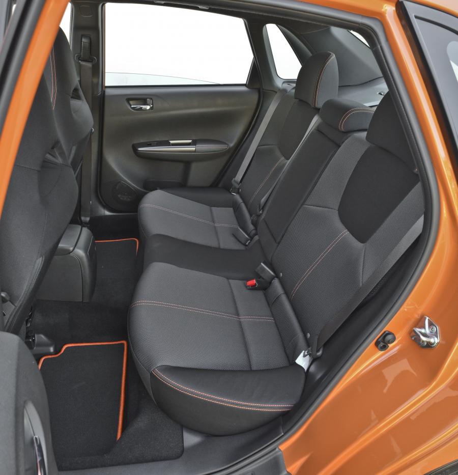 Subaru Impreza WRX 2013 года  (US) (фото 13 из 38)
